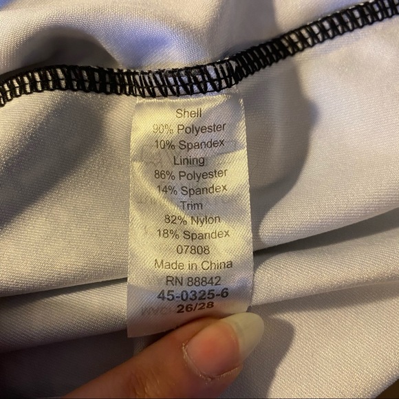 ✨tropical leaf print w/ mesh panel active top✨ - Picture 3 of 3